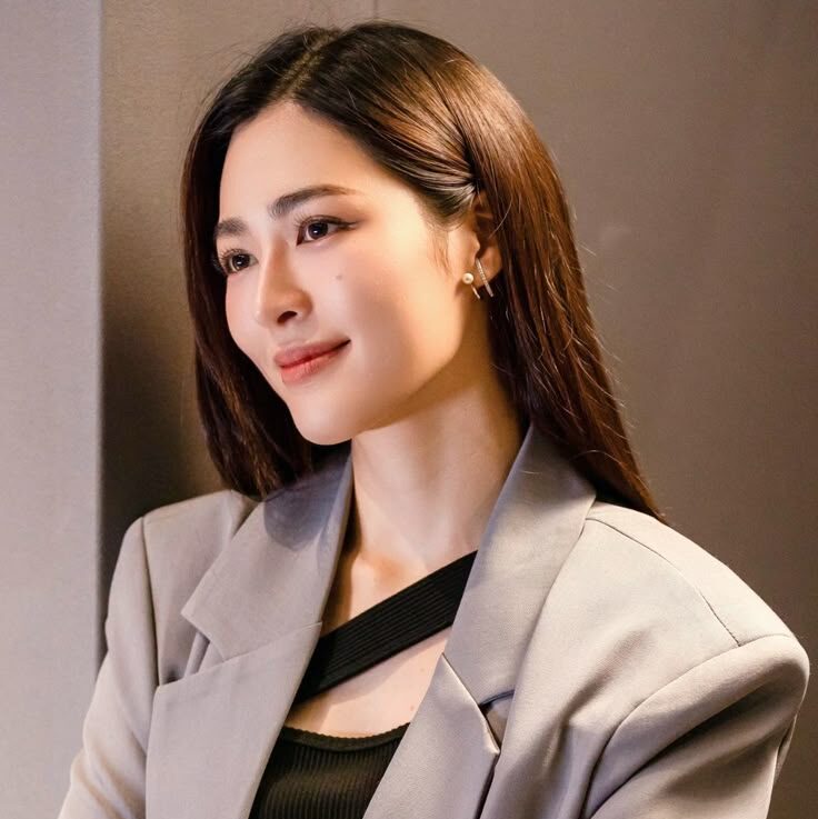 Tiểu sử của tác giả Yo88, Lyra Trần